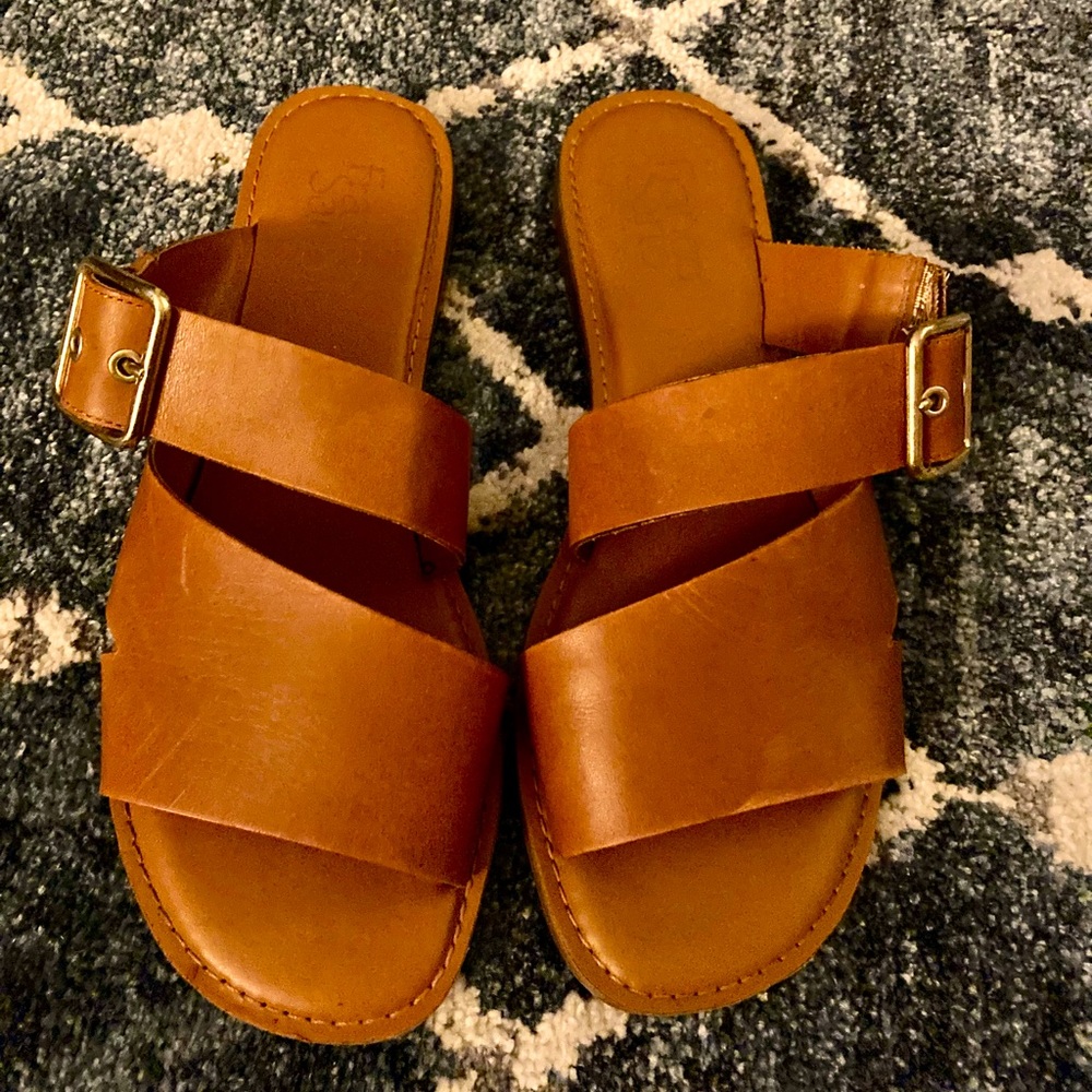 Franco sarlo leather sandal women’s size 8.